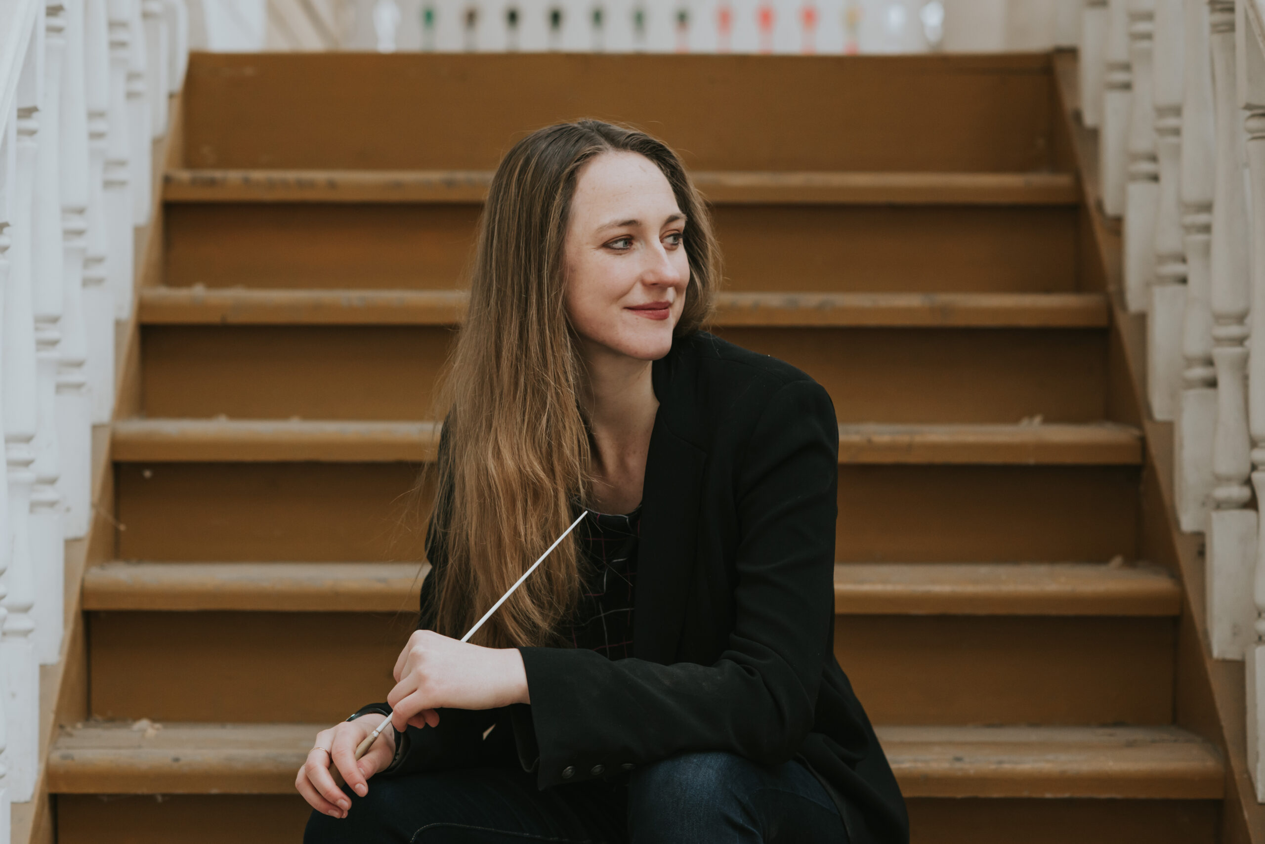 Hannah von Wiehler conducting