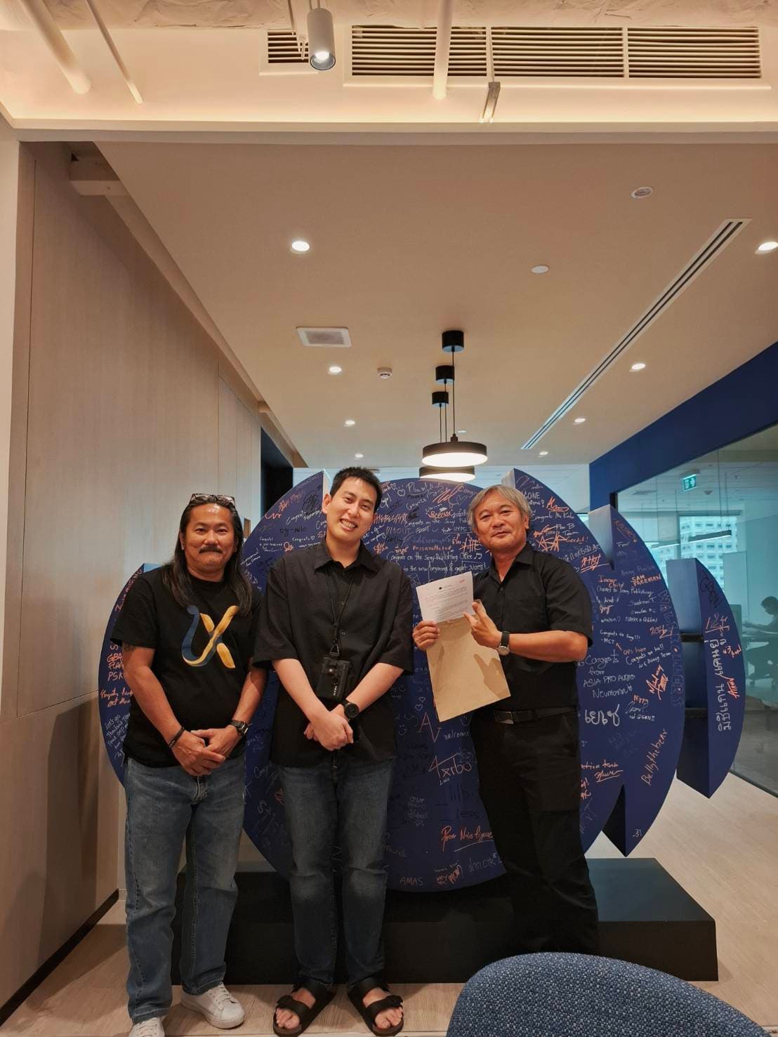 Master "On" Takorn Tadalertpat Signs Publishing Agreement with Sony Music Publishing Thailand